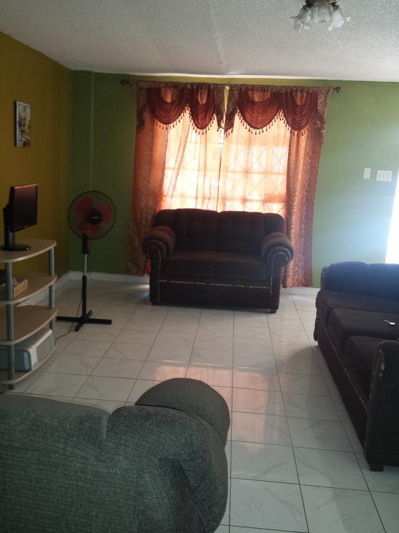 Impeccable Guest Rooms 2 Kingston Kamer foto